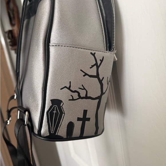 Zero Skull Backpack in Black and Gray The Nightmare Before Christmas - Picture 5 of 6